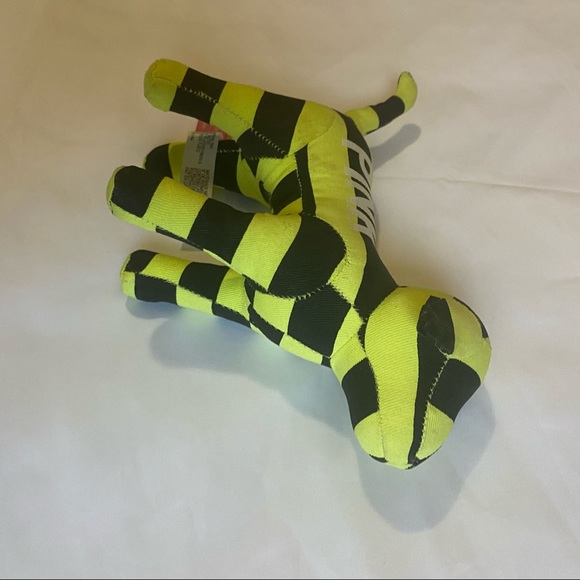 Collectable PINK Dog - Picture 2 of 3